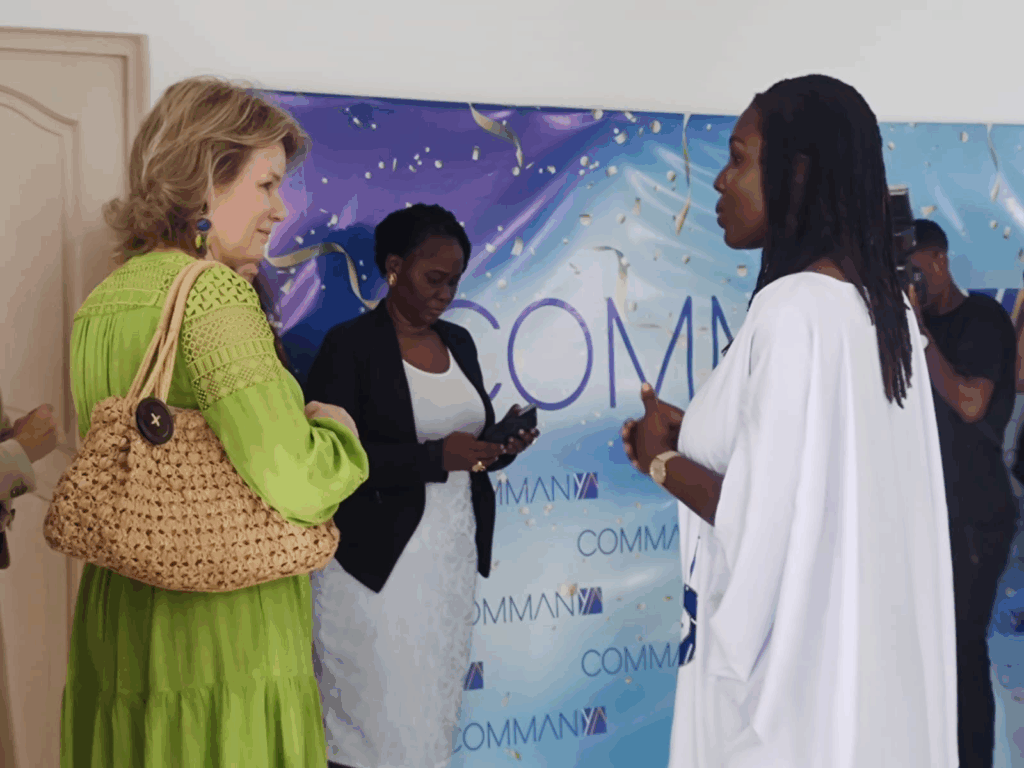 Pervenche, the Founder of CommanYa, an incubator focused on supporting women-led businesses in Abidjan, welcomed Her Majesty, Queen Mathilde of Belgium as she visited the incubation center and met 6 of the entrepreneurs CommanYa has supported over the years.
